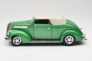 Ford Кабриолет Зелен Road Signature 1:18 92239 Метал — снимка 4 от 8