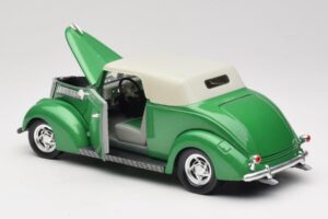 Ford Кабриолет Зелен Road Signature 1:18 92239 Метал — снимка 5 от 8