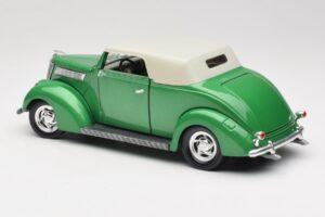 Ford Кабриолет Зелен Road Signature 1:18 92239 Метал — снимка 7 от 8