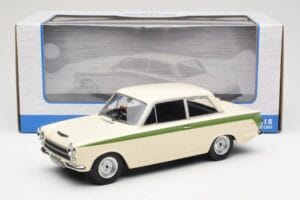 Ford Cortina Lotus White & Green Stripe MCG 1:18 MCG18434 Метал — снимка 6 от 6