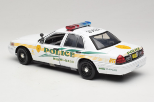Ford Crown Victoria Police Interceptor CSI Miami GreenLight 1:18 13514 Метал — снимка 5 от 6