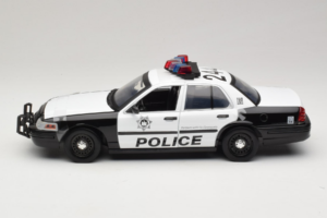 Ford Crown Victoria Police Interceptor The Hangover Movie Greenlight 1:18 12911 Метал — снимка 3 от 6