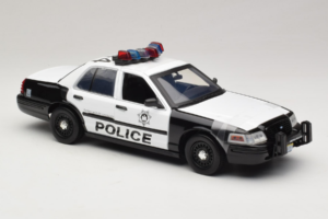 Ford Crown Victoria Police Interceptor The Hangover Movie Greenlight 1:18 12911 Метал — снимка 4 от 6