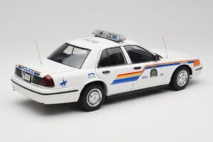 Ford Crown Victoria RCMP Police Car AUTOart 1:18 72706 Метал — снимка 3 от 8