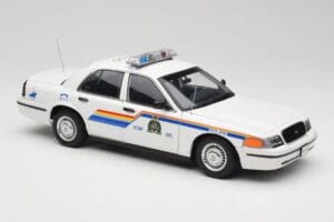 Ford Crown Victoria RCMP Police Car AUTOart 1:18 72706 Метал — снимка 6 от 8