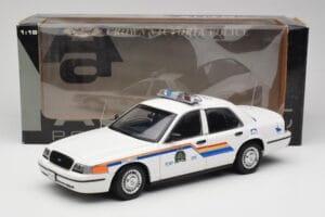 Ford Crown Victoria RCMP Police Car AUTOart 1:18 72706 Метал — снимка 8 от 8