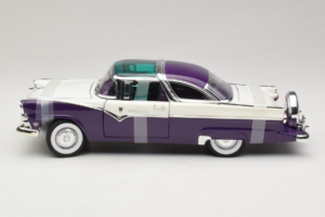 Ford Crown Victoria Бял Лилав Road Signature 1:18 92138-P1 Метал — снимка 3 от 6