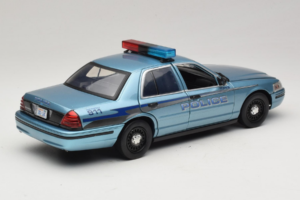 Ford Crown Victoria Police Cruiser Twilight Blue Greenlight 1:18 1643 Метал — снимка 3 от 8