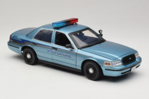 Ford Crown Victoria Police Cruiser Twilight Blue Greenlight 1:18 1643 Метал — снимка 6 от 8