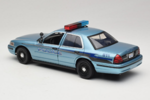Ford Crown Victoria Police Cruiser Twilight Blue Greenlight 1:18 1643 Метал — снимка 7 от 8