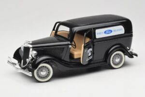 Ford Delivery Truck Ford Parts Черен Solido 1:18 8417 Метал — снимка 3 от 8