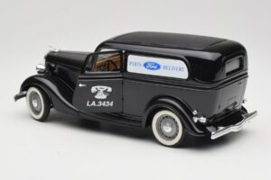 Ford Delivery Truck Ford Parts Черен Solido 1:18 8417 Метал — снимка 5 от 8