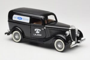 Ford Delivery Truck Ford Parts Черен Solido 1:18 8417 Метал — снимка 6 от 8