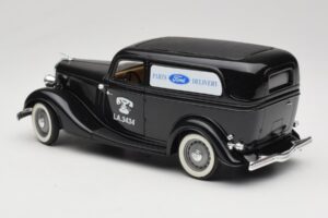 Ford Delivery Truck Ford Parts Черен Solido 1:18 8417 Метал — снимка 7 от 8