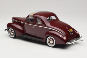 Ford Deluxe Coupe Тъмночервен ERTL 1:18 7936 Метал — снимка 6 от 7
