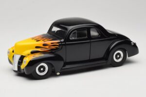 Ford Deluxe Hot Rod Черен Universal Hobbies 1:18 6002 Метал