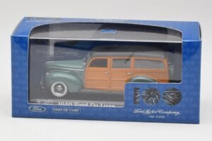 Ford Deluxe Woody Forest Зелен Minichamps 1:43 FORD20002 Метал — снимка 4 от 4
