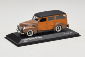 Ford DeLuxe Woody Station Wagon Кафяв Minichamps 1:43 400082111 Метал — снимка 2 от 4