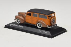 Ford DeLuxe Woody Station Wagon Кафяв Minichamps 1:43 400082111 Метал — снимка 3 от 4