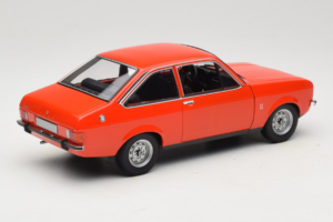 Ford Escort Mk2 Оранжев Minichamps 1:18 150085100 Метал — снимка 3 от 8