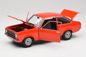 Ford Escort Mk2 Signal Orange Minichamps 1:18 150084100 Метал — снимка 2 от 8