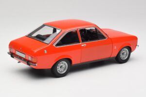 Ford Escort Mk2 Signal Orange Minichamps 1:18 150084100 Метал — снимка 3 от 8