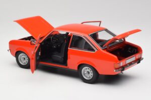 Ford Escort Mk2 Signal Orange Minichamps 1:18 150084100 Метал — снимка 5 от 8