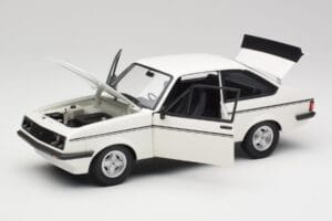Ford Escort Mk2 RS 2000 LHD Бял Minichamps 1:18 150084300 Метал — снимка 2 от 8