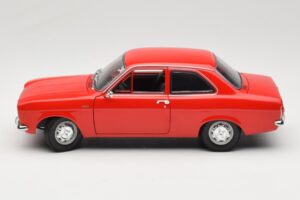 Ford Escort Mk1 Street Червен Minichamps 1:18 100081001 Метал — снимка 4 от 8