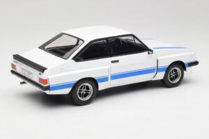 Ford Escort Mk2 RS 2000 X-Pack Diamond Бял & Синьо Stripe MCG 1:18 MCG18350 Метал — снимка 2 от 6