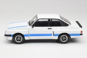 Ford Escort Mk2 RS 2000 X-Pack Diamond Бял & Синьо Stripe MCG 1:18 MCG18350 Метал — снимка 3 от 6