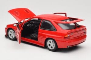 Ford Escort Mk5 RS Cosworth Червен UT Models 1:18 180082102 Метал — снимка 5 от 8