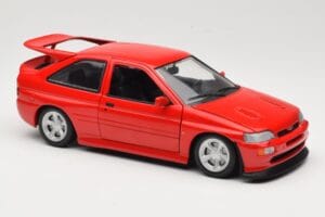 Ford Escort Mk5 RS Cosworth Червен UT Models 1:18 180082102 Метал — снимка 6 от 8