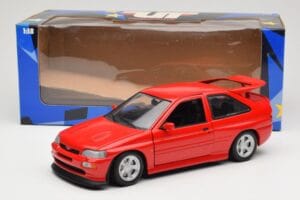 Ford Escort Mk5 RS Cosworth Червен UT Models 1:18 180082102 Метал — снимка 8 от 8