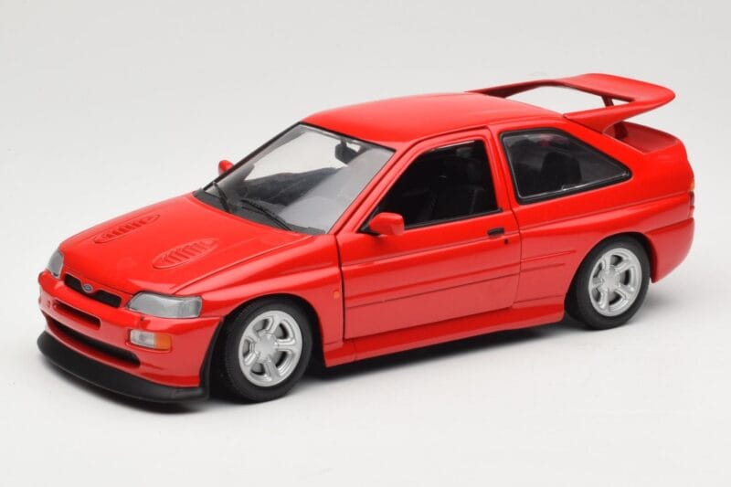Ford Escort Mk5 RS Cosworth Червен UT Models 1:18 180082102 Метал
