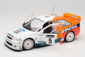 Ford Escort RS Cosworth Repsol #5 C. Sainz / L. Moya RAC Rally 1997 UT Models 1:18 39750 Метал — снимка 2 от 8
