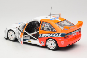 Ford Escort RS Cosworth Repsol #5 C. Sainz / L. Moya RAC Rally 1997 UT Models 1:18 39750 Метал — снимка 5 от 8