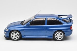 Ford Escort RS Cosworth Син IXO 1:18 18CMC180 Метал — снимка 3 от 6