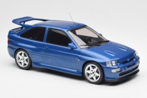 Ford Escort RS Cosworth Син IXO 1:18 18CMC180 Метал — снимка 4 от 6