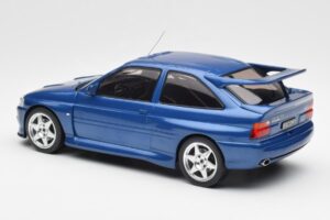 Ford Escort RS Cosworth Син IXO 1:18 18CMC180 Метал — снимка 5 от 6