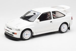 Ford Escort RS Cosworth Group A Бял Otto 1:18 OT1025 Смола