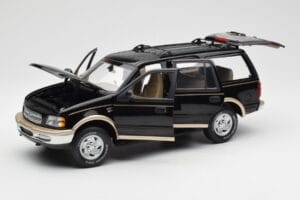Ford Expedition Eddie Bauer Черен UT Models 1:18 22710 Метал — снимка 3 от 7