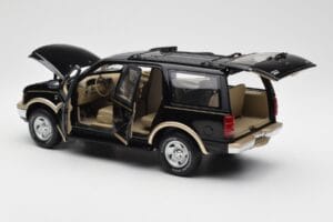 Ford Expedition Eddie Bauer Черен UT Models 1:18 22710 Метал — снимка 4 от 7