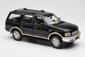 Ford Expedition Eddie Bauer Черен UT Models 1:18 22710 Метал