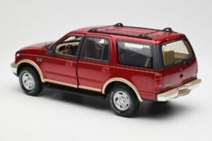 Ford Expedition Eddie Bauer Червен Металик UT Models 1:18 22711 Метал — снимка 7 от 8