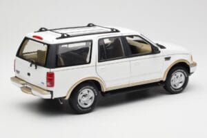 Ford Expedition Eddie Bauer Бял UT Models 1:18 22712 Метал — снимка 3 от 8
