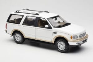 Ford Expedition Eddie Bauer Бял UT Models 1:18 22712 Метал — снимка 6 от 8