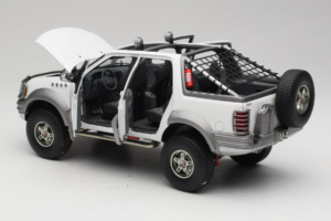 Ford Expedition Himalaya White AUTOart 1:18 72781 Метал — снимка 5 от 8