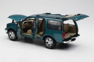 Ford Expedition XLT Зелен Металик UT Models 1:18 22717 Метал — снимка 5 от 8