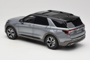Ford Explorer Сив OEM 1:18 FORD2020 Метал — снимка 7 от 8